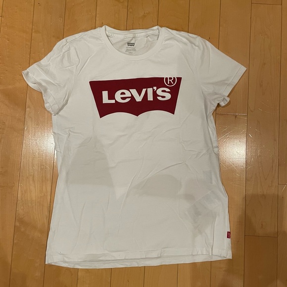 Levi’s tshirt - Picture 2 of 5